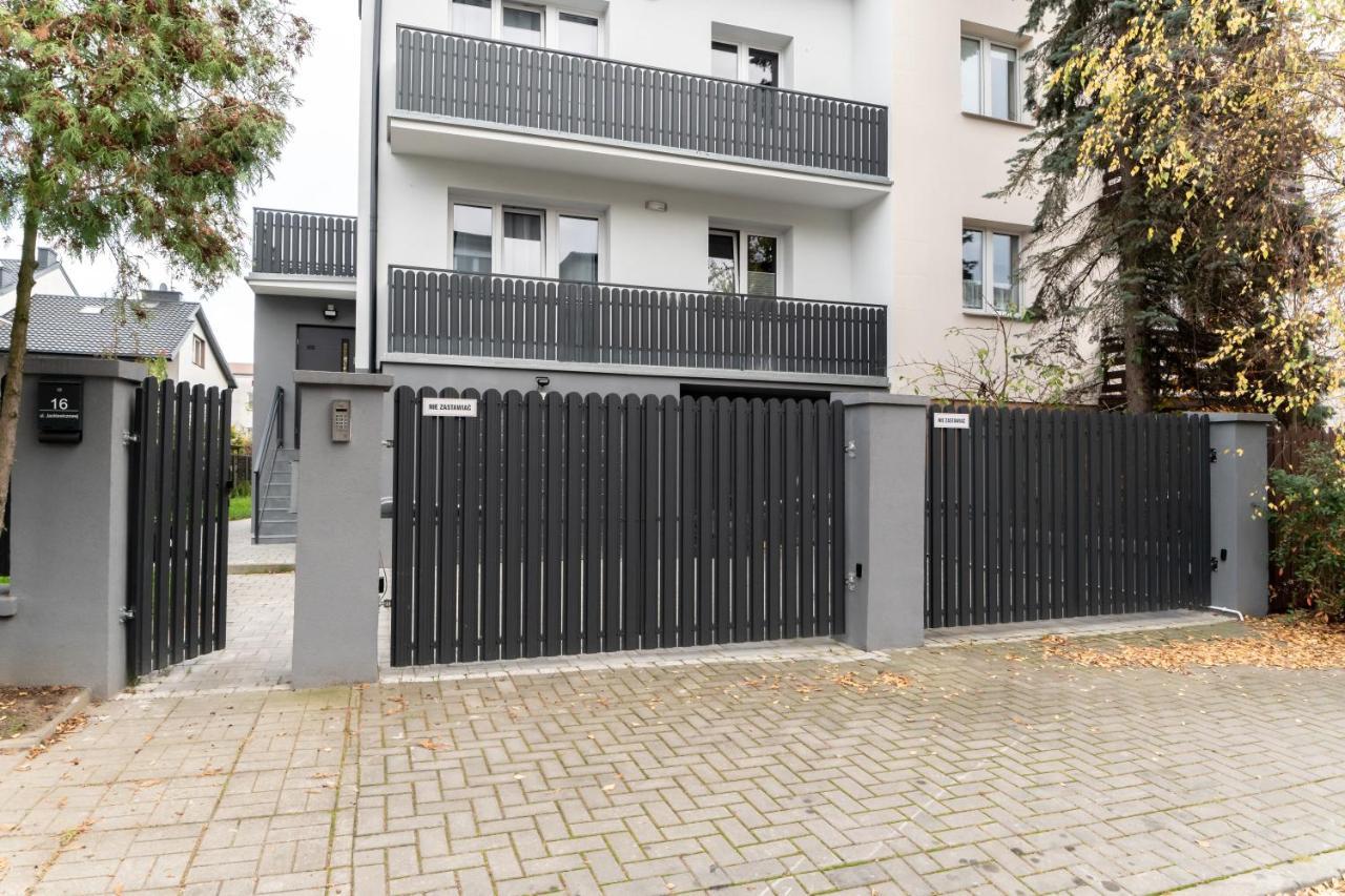 Apartament Miłe studio z ogródkiem i osobnym wejsciem Radom Zewnętrze zdjęcie