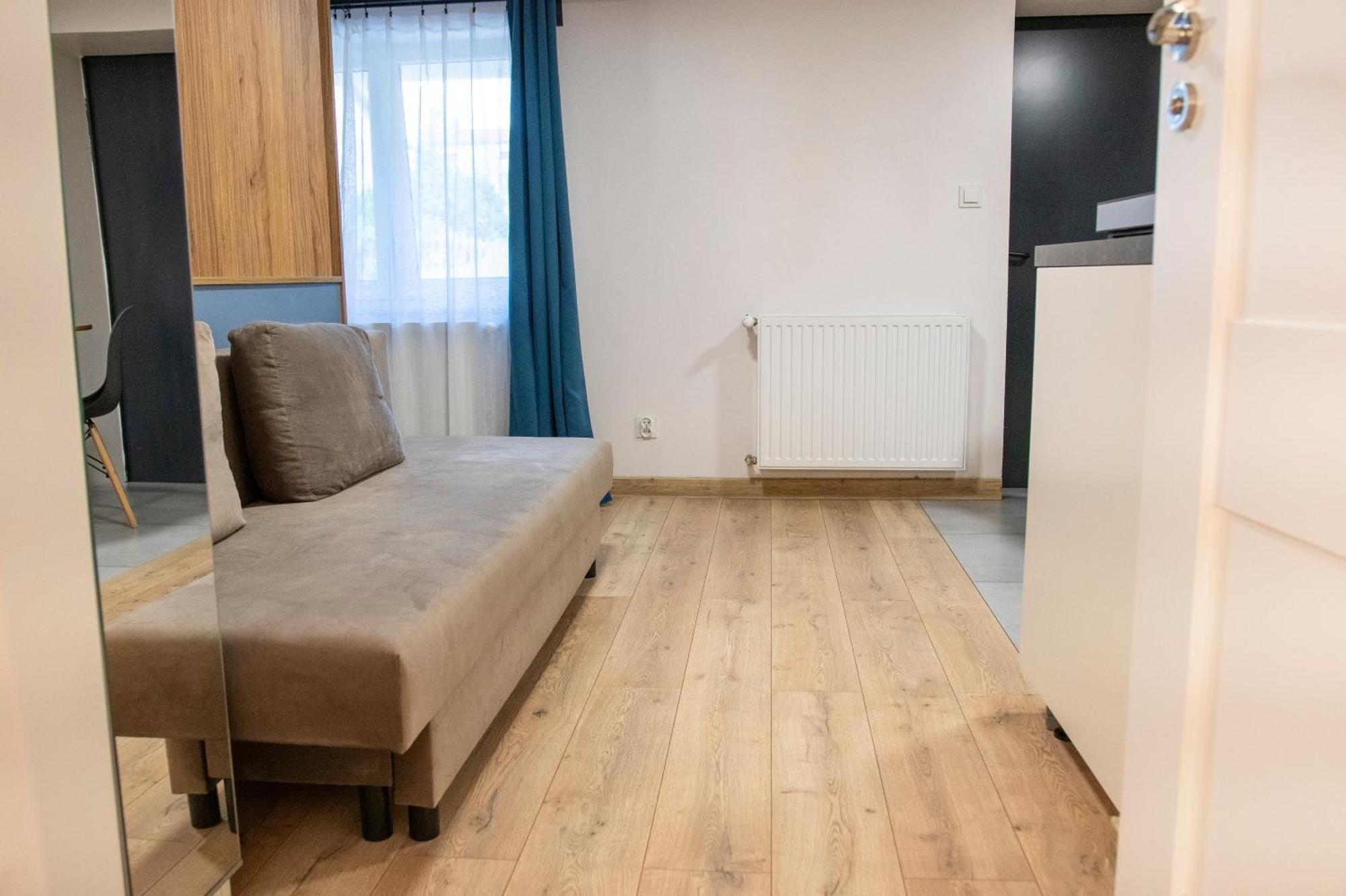 Apartament Miłe studio z ogródkiem i osobnym wejsciem Radom Zewnętrze zdjęcie